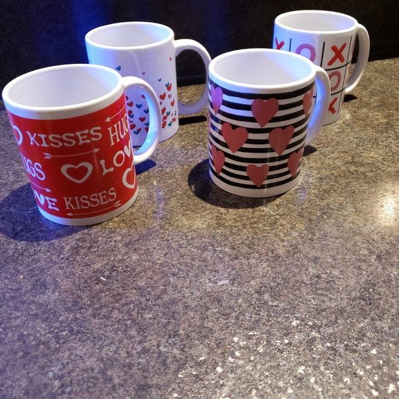 4 brand new Valentine's Day mugs - Picture 3 of 3